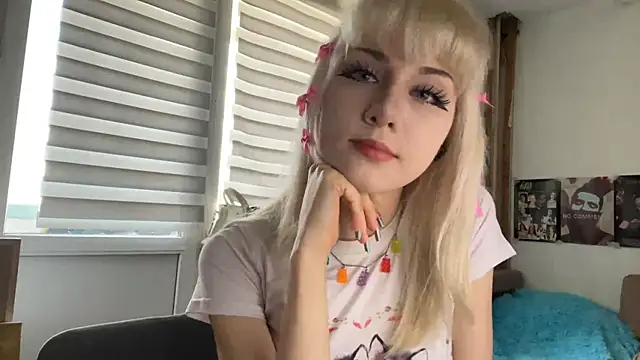 CuddlePopX online show from 04-17-26, 11:35