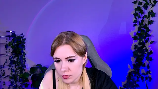 Snapshot of Kumiho_7777 chatting on 05-17-26, 10:44 Kumiho 7777 online show from 05-17-26, 10:44