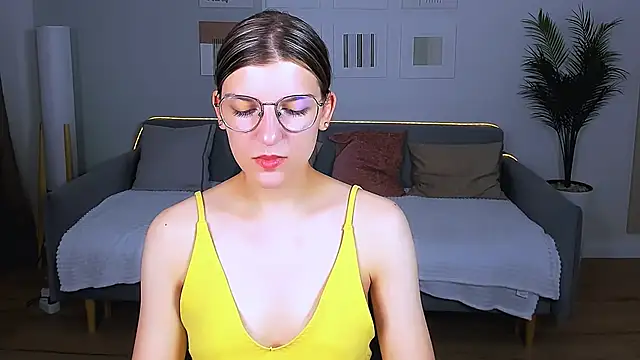 Snapshot of AnnaThorne chatting on 06-03-26, 03:31 AnnaThorne online show from 06-03-26, 03:31