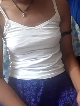 Snapshot of Kamini_rani chatting on 04-25-26, 08:17 Kamini rani online show from 04-25-26, 08:17