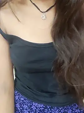 Snapshot of Kamini_rani chatting on 04-28-26, 05:23 Kamini rani online show from 04-28-26, 05:23