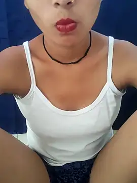 Snapshot of Kamini_rani chatting on 05-07-26, 07:25 Kamini rani online show from 05-07-26, 07:25