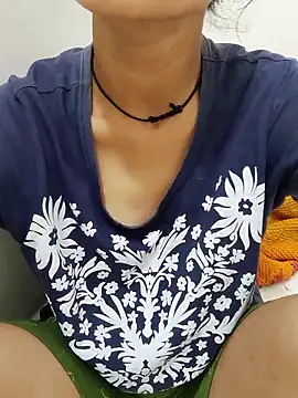 Snapshot of Kamini_rani chatting on 06-10-26, 02:45 Kamini rani online show from 06-10-26, 02:45