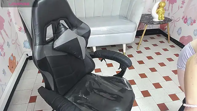 Luxury 11v online show from 04-27-26, 07:56