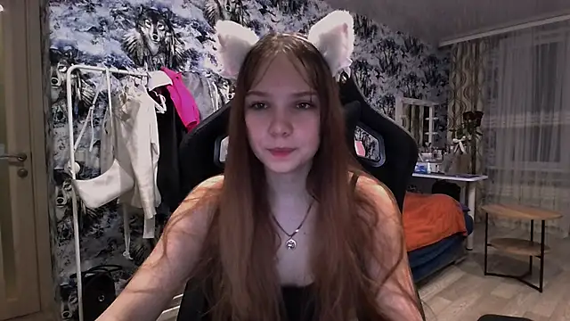 Snapshot of Princess_Mira chatting on 07-11-26, 06:21 Princess Mira online show from 07-11-26, 06:21