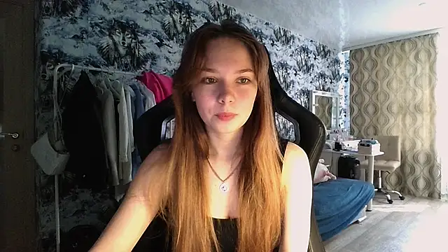 Snapshot of Princess_Mira chatting on 07-27-26, 06:42 Princess Mira online show from 07-27-26, 06:42