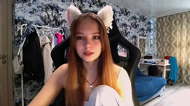Snapshot of Princess_Mira chatting on 08-02-26, 08:35 Princess Mira online show from 08-02-26, 08:35