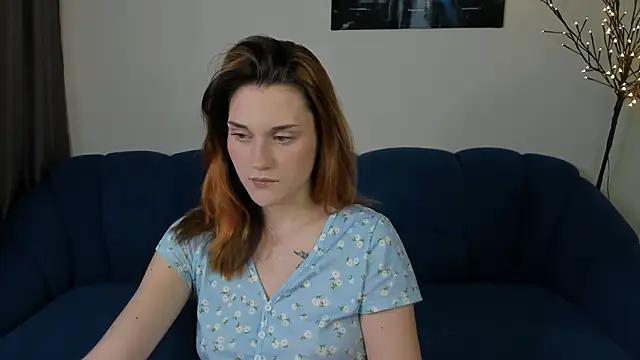 Snapshot of elani_lune chatting on 06-28-26, 05:41 elani lune online show from 06-28-26, 05:41