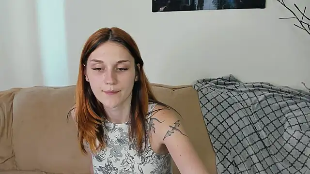 Snapshot of elani_lune chatting on 08-04-26, 03:03 elani lune online show from 08-04-26, 03:03
