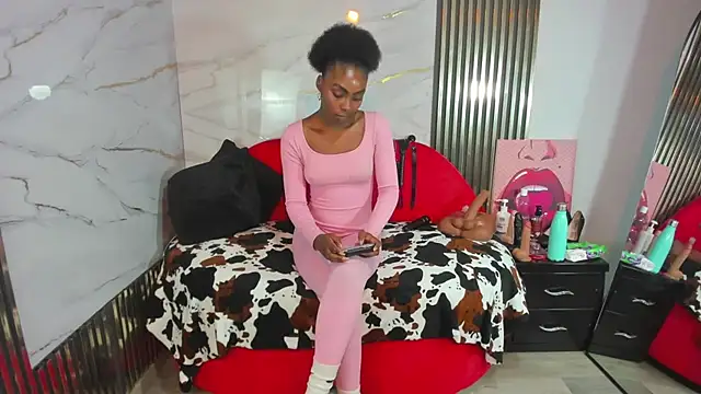 Snapshot of Asha_zuri69 chatting on 07-16-26, 01:39 Asha zuri69 online show from 07-16-26, 01:39