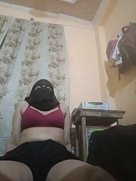 Snapshot of Couple-tina chatting on 05-20-26, 06:36 Couple-tina online show from 05-20-26, 06:36