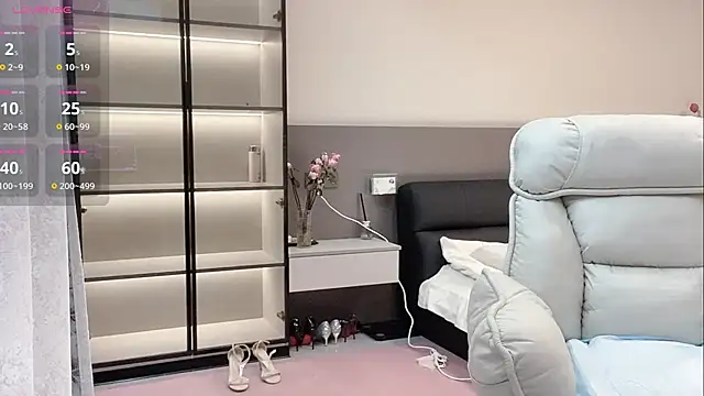 Snapshot of wenwen-mm chatting on 07-17-26, 04:01 wenwen-mm online show from 07-17-26, 04:01