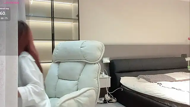 Snapshot of wenwen-mm chatting on 07-24-26, 04:27 wenwen-mm online show from 07-24-26, 04:27