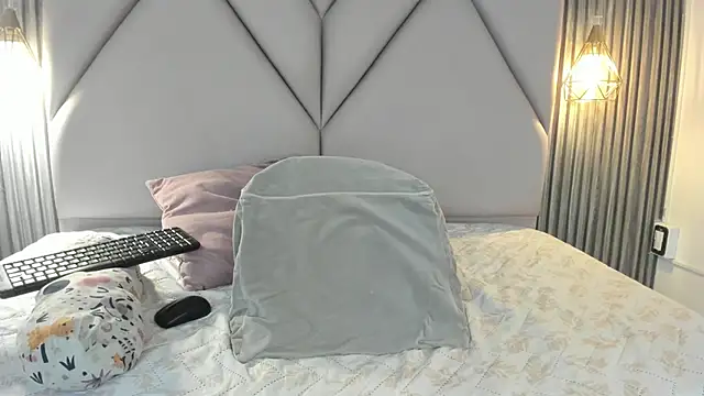 lolabunnysc online show from 06-05-26, 12:33