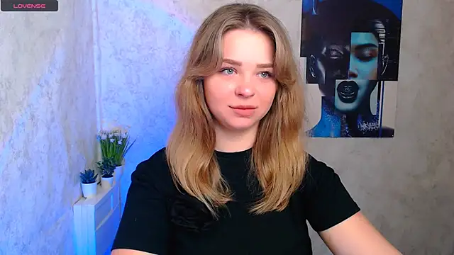 Snapshot of NicoleAura chatting on 05-19-26, 07:37 NicoleAura online show from 05-19-26, 07:37
