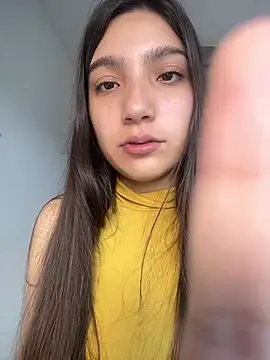 Snapshot of Soffy_20 chatting on 05-27-26, 03:53 Soffy 20 online show from 05-27-26, 03:53
