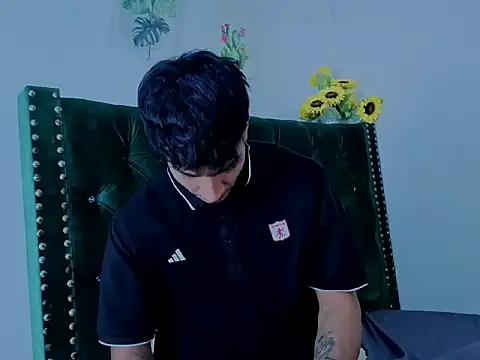 Zayn Moretti online show from 06-25-26, 05:17