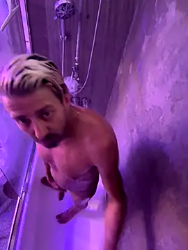 Snapshot of maxbandit chatting on 09-25-25, 12:36 maxbandit online show from 09-25-25, 12:36