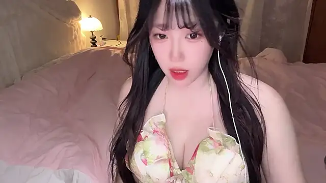 Snapshot of SweetButWildbaby chatting on 05-24-26, 03:17 SweetButWildbaby online show from 05-24-26, 03:17