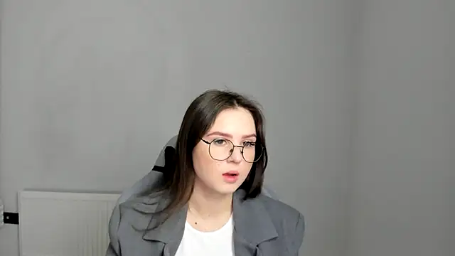 Regina cute  online show from 05-09-26, 06:29