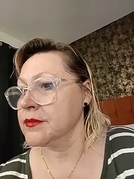I amVeronicle online show from 05-25-26, 06:36