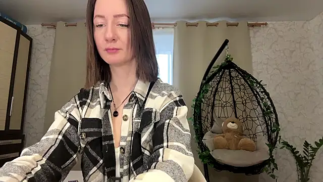 MariaSpadoni online show from 04-28-26, 04:01