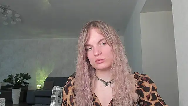 milliKira006 online show from 04-20-26, 03:04