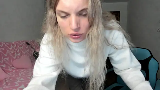 milliKira006 online show from 05-11-26, 12:22