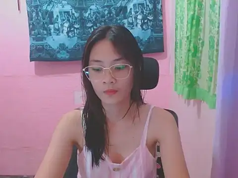 Snapshot of Sweetsexylady19 chatting on 05-29-26, 04:10 Sweetsexylady19 online show from 05-29-26, 04:10