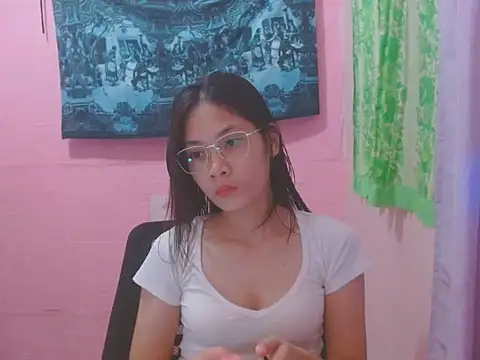 Snapshot of Sweetsexylady19 chatting on 05-31-26, 04:09 Sweetsexylady19 online show from 05-31-26, 04:09