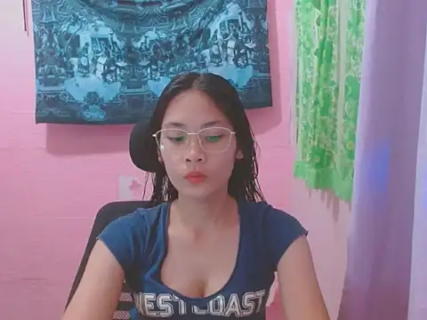 Snapshot of Sweetsexylady19 chatting on 06-03-26, 05:54 Sweetsexylady19 online show from 06-03-26, 05:54