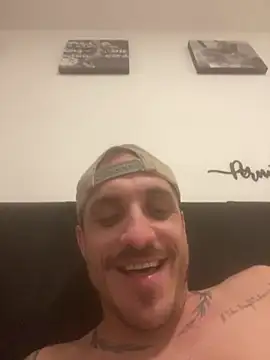 john carioca18 online show from 04-18-26, 04:22