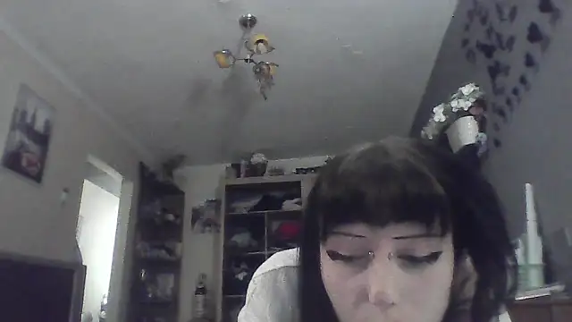 Snapshot of ChargedReign chatting on 05-09-26, 05:29 ChargedReign online show from 05-09-26, 05:29