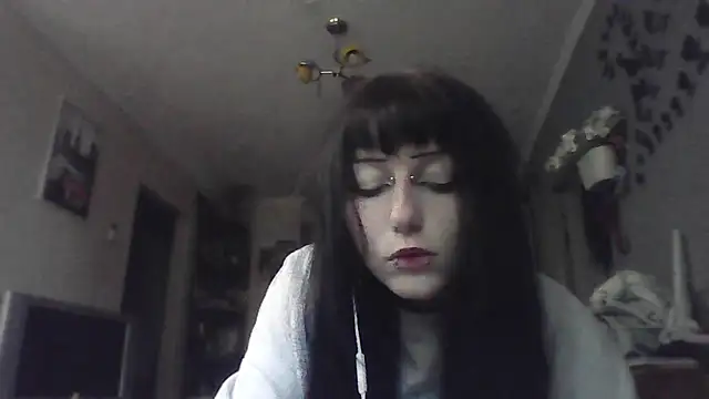 Snapshot of ChargedReign chatting on 05-12-26, 08:11 ChargedReign online show from 05-12-26, 08:11
