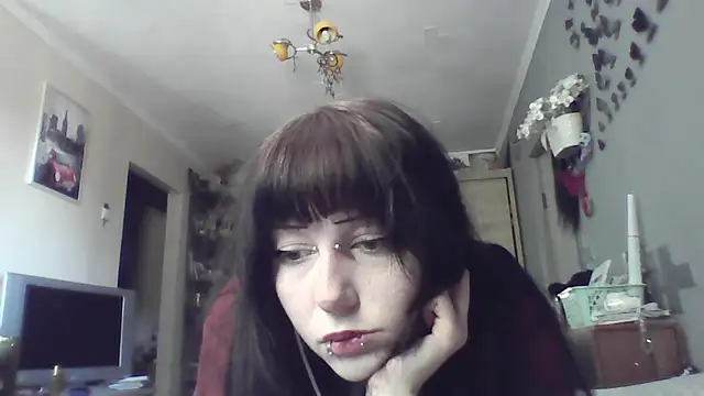 Snapshot of ChargedReign chatting on 05-16-26, 07:27 ChargedReign online show from 05-16-26, 07:27