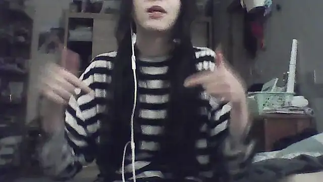 Snapshot of ChargedReign chatting on 05-19-26, 01:56 ChargedReign online show from 05-19-26, 01:56