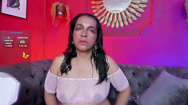 Snapshot of Rosie_Stone chatting on 05-28-26, 03:37 Rosie Stone online show from 05-28-26, 03:37