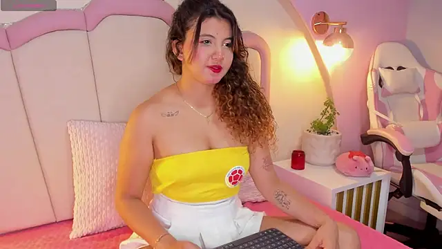 Snapshot of alexa_cutte_ chatting on 07-03-26, 10:43 alexa cutte online show from 07-03-26, 10:43