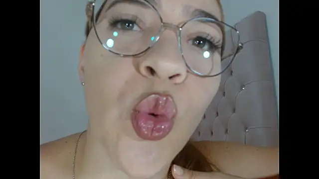 Snapshot of dulce_melocoton chatting on 05-03-26, 12:05 dulce melocoton online show from 05-03-26, 12:05