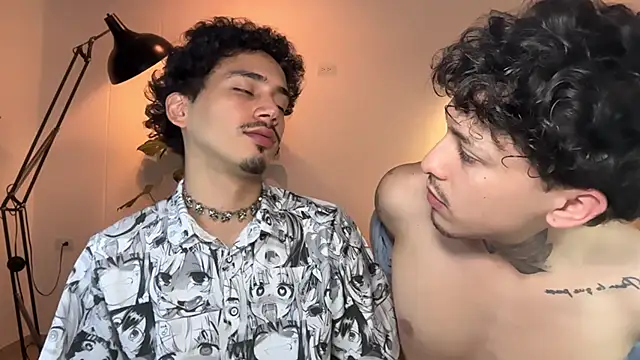 Snapshot of Noah_and_Steven chatting on 05-19-26, 03:40 Noah and Steven online show from 05-19-26, 03:40