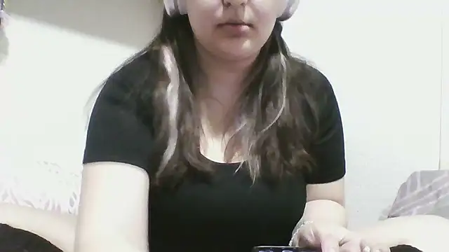 SmokeyAnne online show from 04-19-26, 01:16