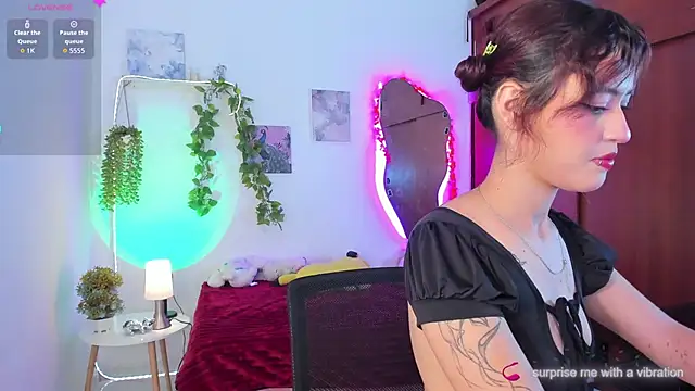 Snapshot of vexa_Rosie chatting on 05-06-26, 02:08 vexa Rosie online show from 05-06-26, 02:08