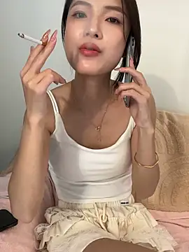 Snapshot of Yaobaobao chatting on 05-24-26, 10:31 Yaobaobao online show from 05-24-26, 10:31