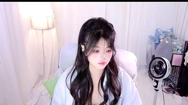 Snapshot of ChuYI-007 chatting on 04-21-26, 08:31 ChuYI-007 online show from 04-21-26, 08:31