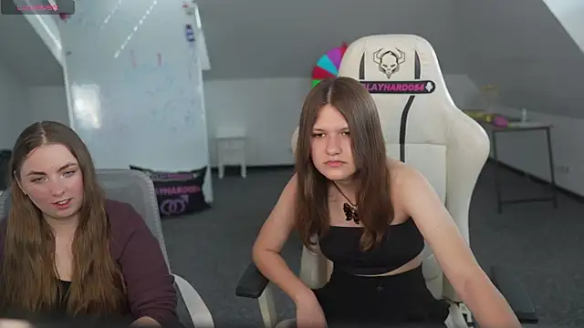 Monika kiss054 online show from 06-18-26, 10:41