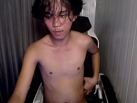Snapshot of urnaughty_paul chatting on 05-13-26, 12:13 urnaughty paul online show from 05-13-26, 12:13