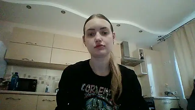 Snapshot of Lisanta chatting on 05-11-26, 04:15 Lisanta online show from 05-11-26, 04:15