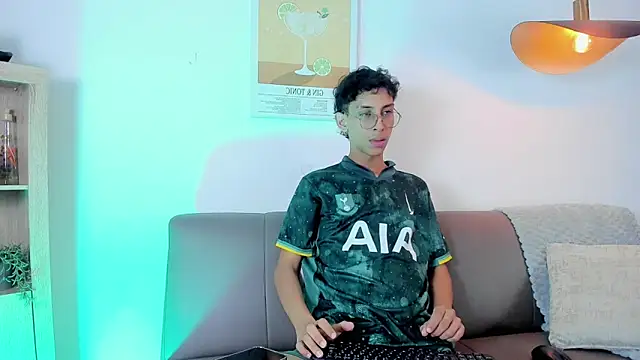 Snapshot of dax_blaze chatting on 05-03-26, 12:44 dax blaze online show from 05-03-26, 12:44