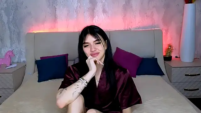 Holly Beck online show from 05-19-26, 01:56