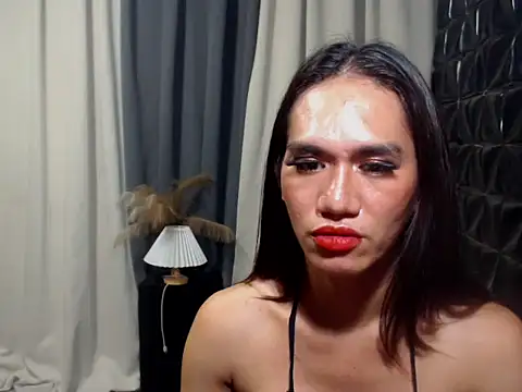 Snapshot of Queen_Haliyah chatting on 05-15-26, 11:12 Queen Haliyah online show from 05-15-26, 11:12